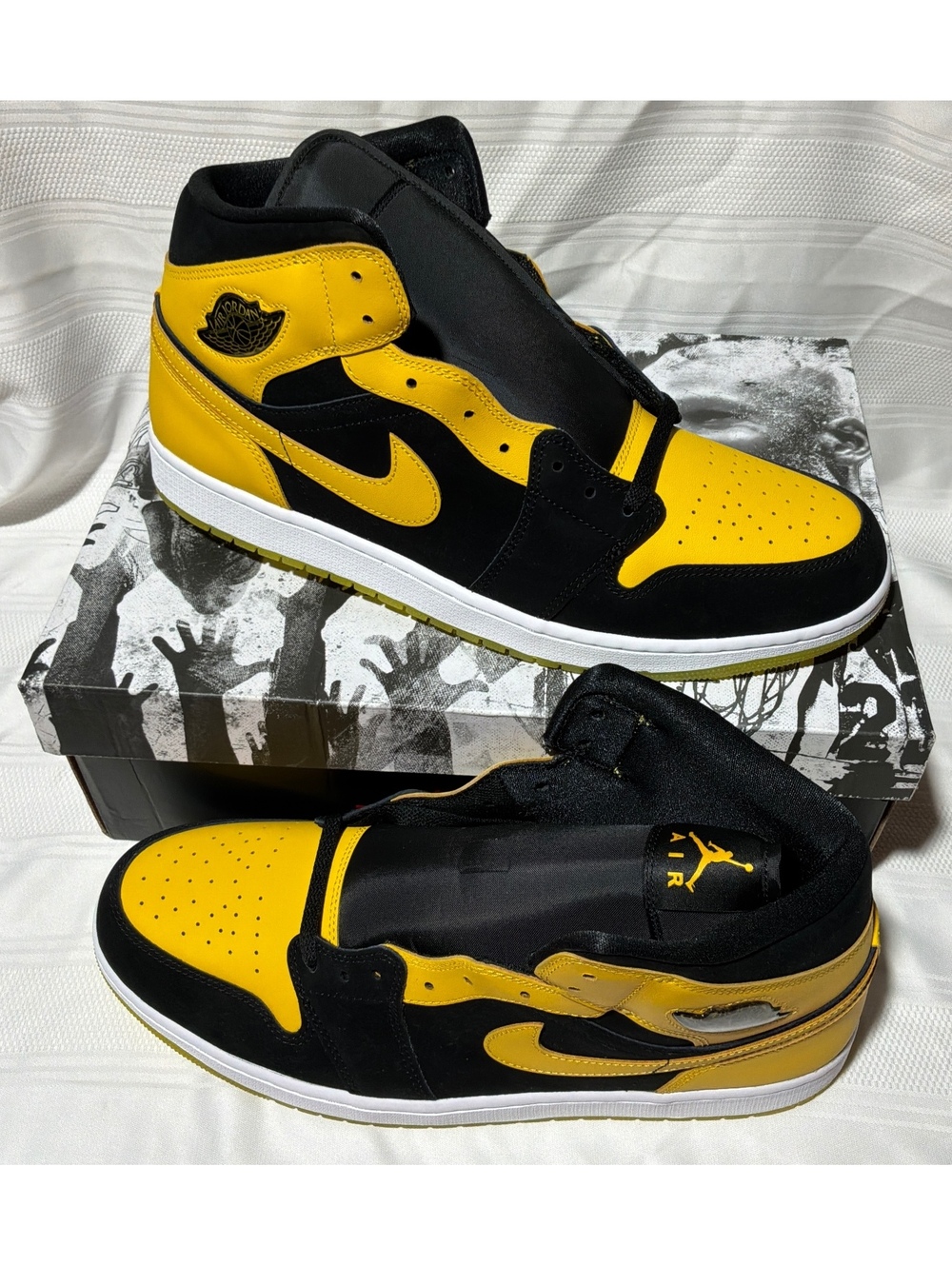 Nike Air Jordan 1 Mid SE Yellow and Black Men's Sneakers Size 15